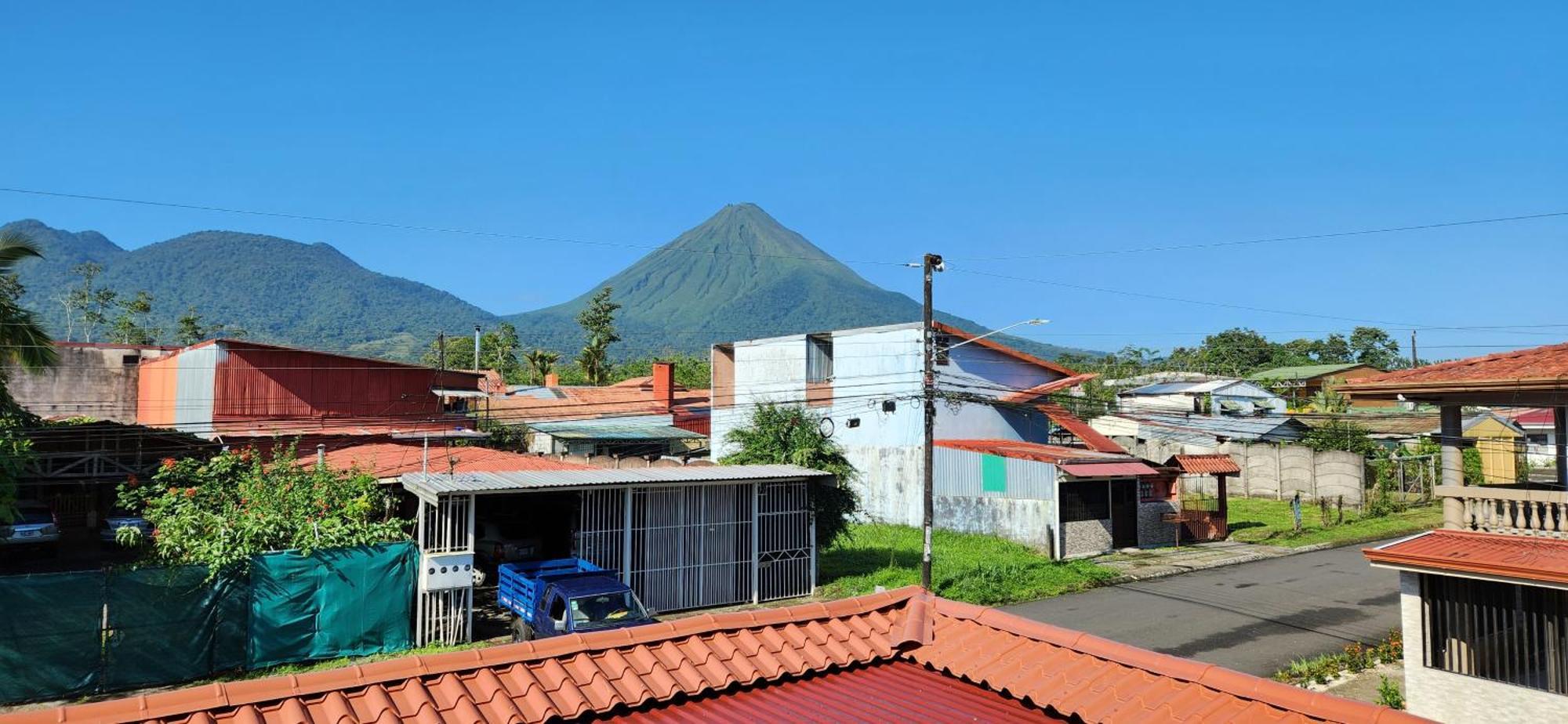 Alojamientos N&S La Fortuna المظهر الخارجي الصورة
